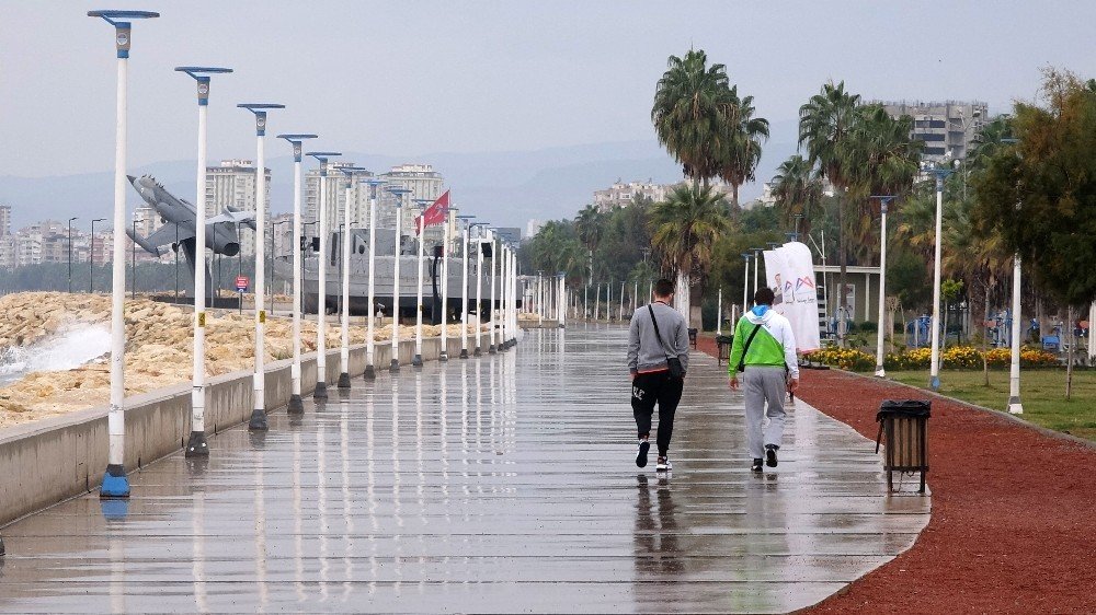Mersin’de Sokaklar Yine Sessiz Kaldı