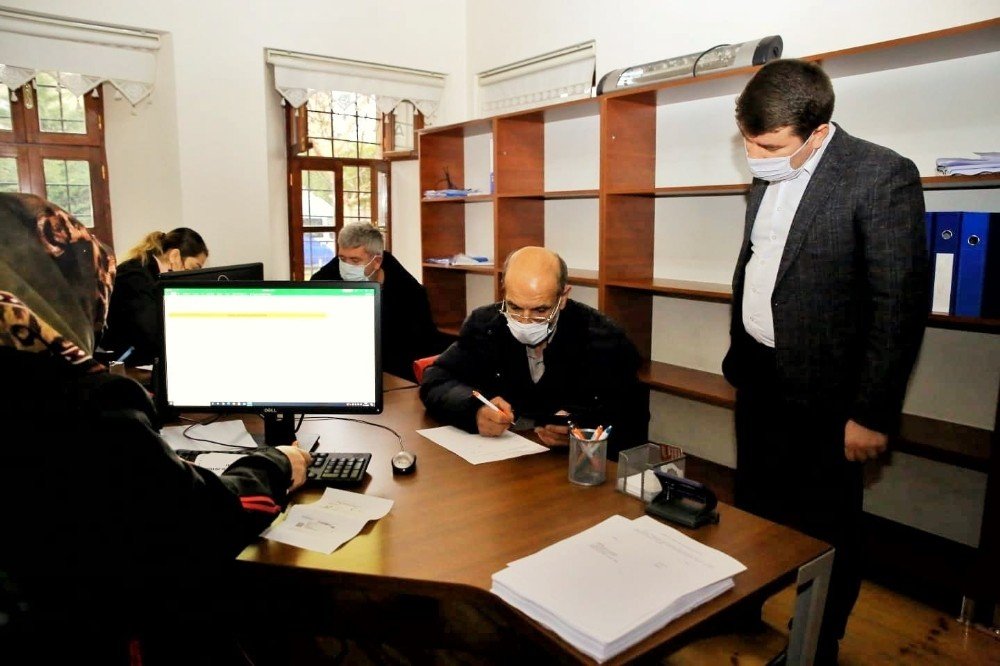 Aksaray Belediyesinden Esnaflara Bin Lira Destek