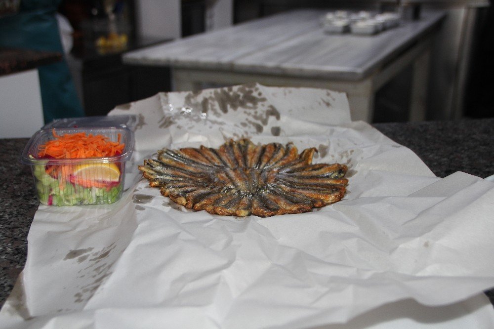 Balıkçılarda Perakende Satıştan Çok Paket Servisi Revaçta