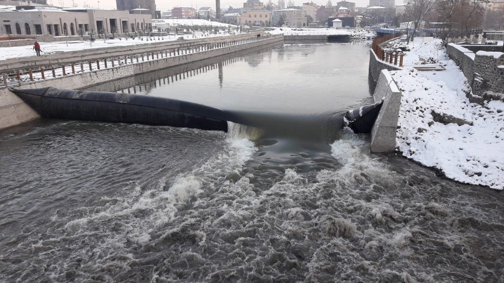 Dsi Kars Çayı’nda Yaptığı Şişme Savağı Test Etti