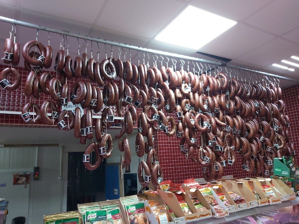 “askıda Sucuk” Kampanyası İle İhtiyaç Sahiplerine Ulaşıyor