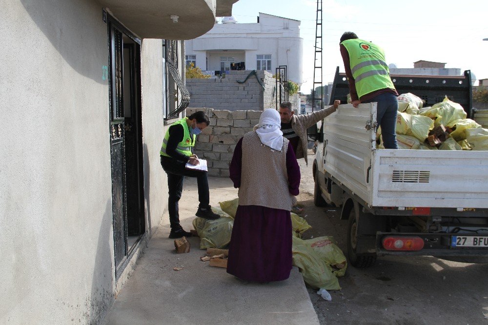 Şırnak’ta İhtiyaç Sahiplerine Odun Dağıtıldı