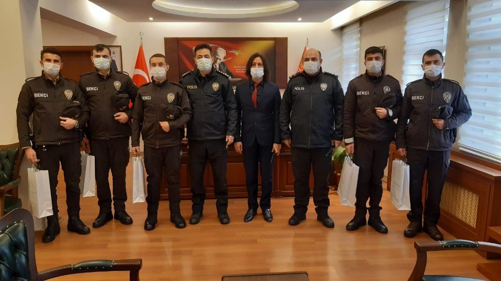 18 Kişinin Hayatını Kurtaran Mahalle Ve Çarşı Bekçileri Ödüllendirildi