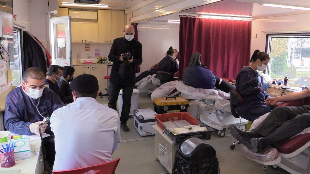 İnsani Değerler Platformu’ndan Kızılay’a Destek