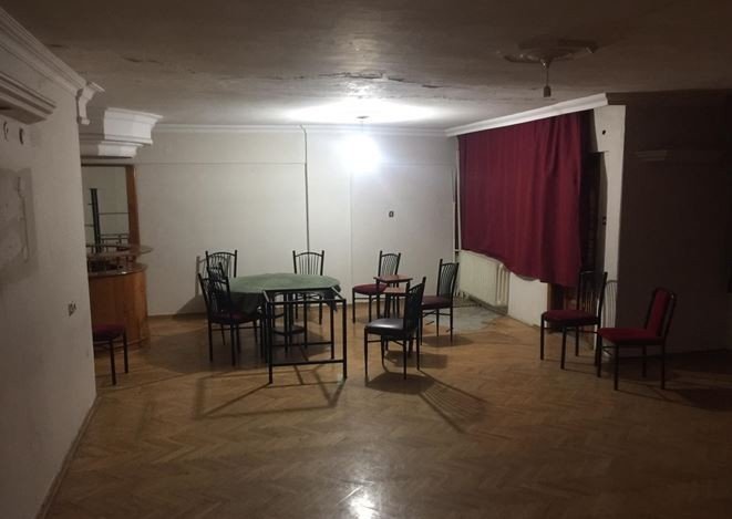 Evleri Eğlence Mekanına Dönüştürerek Kumar Oynadılar