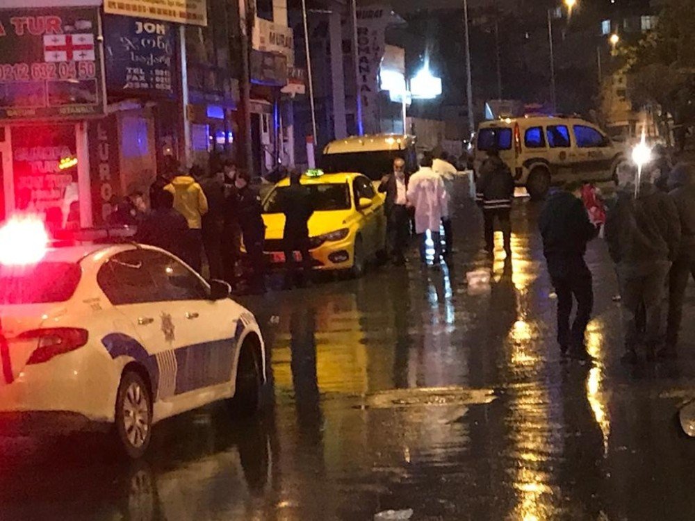 Fatih’te Bekçilere Ateş Eden 3 Şüpheli Şahıstan 1’i Bacağından Vurularak Etkisiz Hale Getirtildi