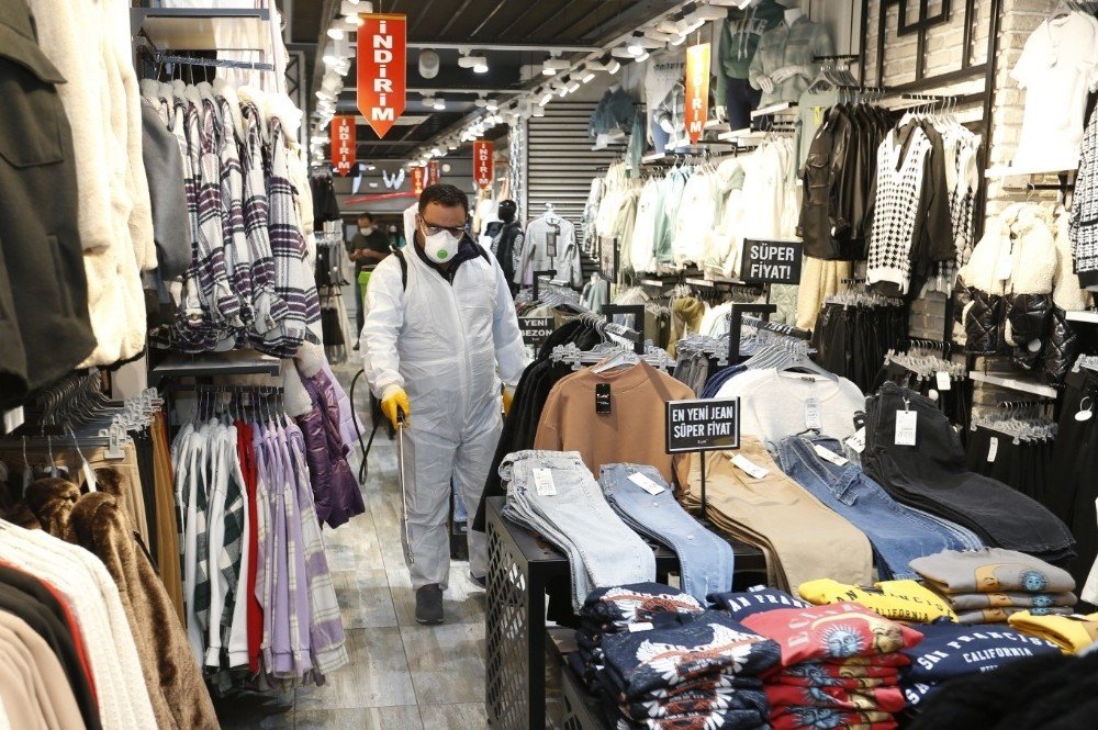 Merkezefendi Belediyesi İş Yerlerinde, Ana Caddelerde Dezenfekte Ve İlaçlama Çalışması Yaptı