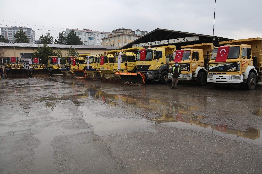 Vali Ayhan: “kışı Yük Olarak Değil, Nimet Olarak Görüyoruz”