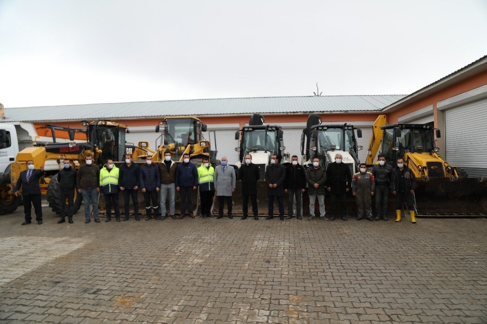 Başkale Belediyesi Karla Mücadele Ekipleri Kışa Hazır