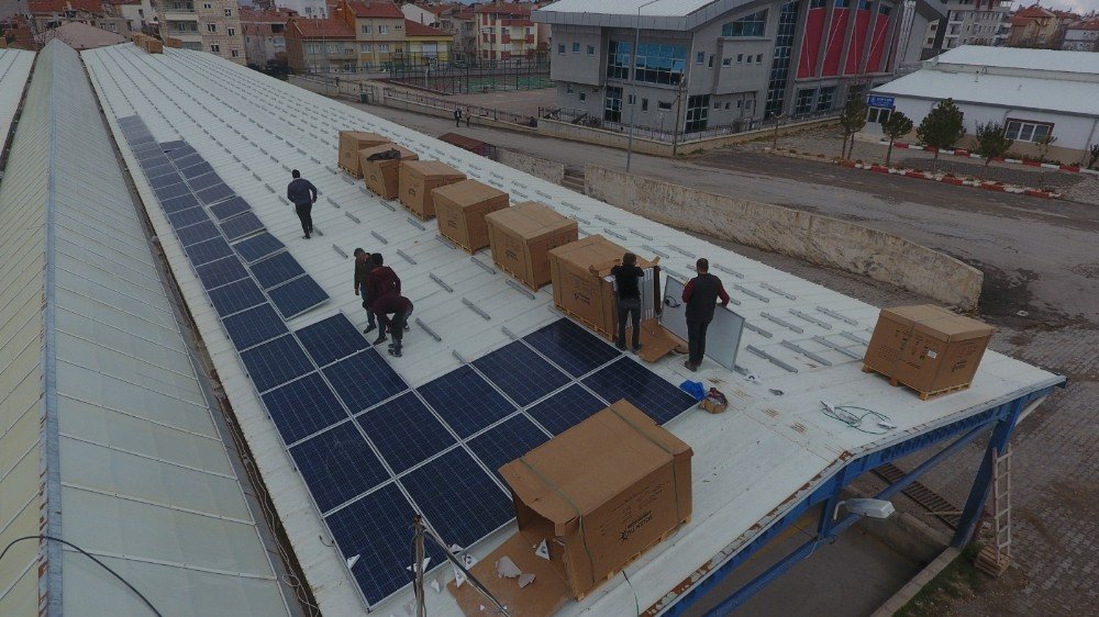 Kapalı Pazaryerini Güneş Enerji Santraline Çevirdiler