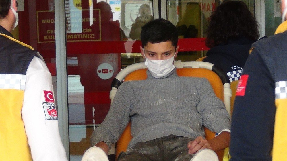 Fabrikada İlginç Olay; Otomatik Kapı Çarptı