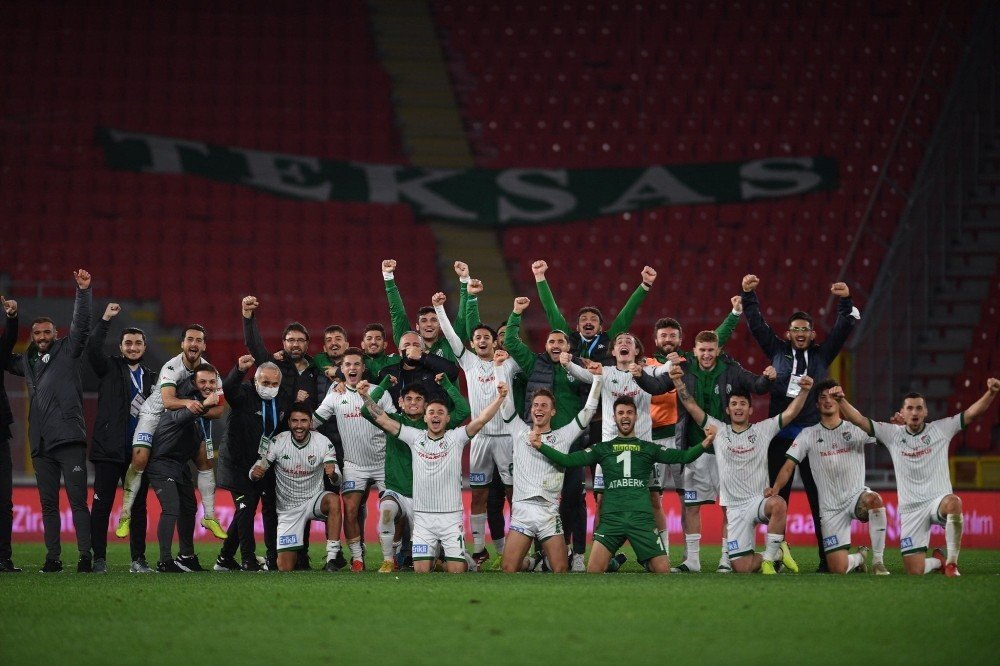 Bursaspor Teknik Direktörü Mustafa Er: “birbirinize Sarılın Ve Sahip Çıkın”