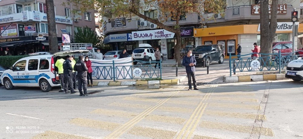 Geri Manevra Yapan Aracın Çarptığı Kadın Yaralandı