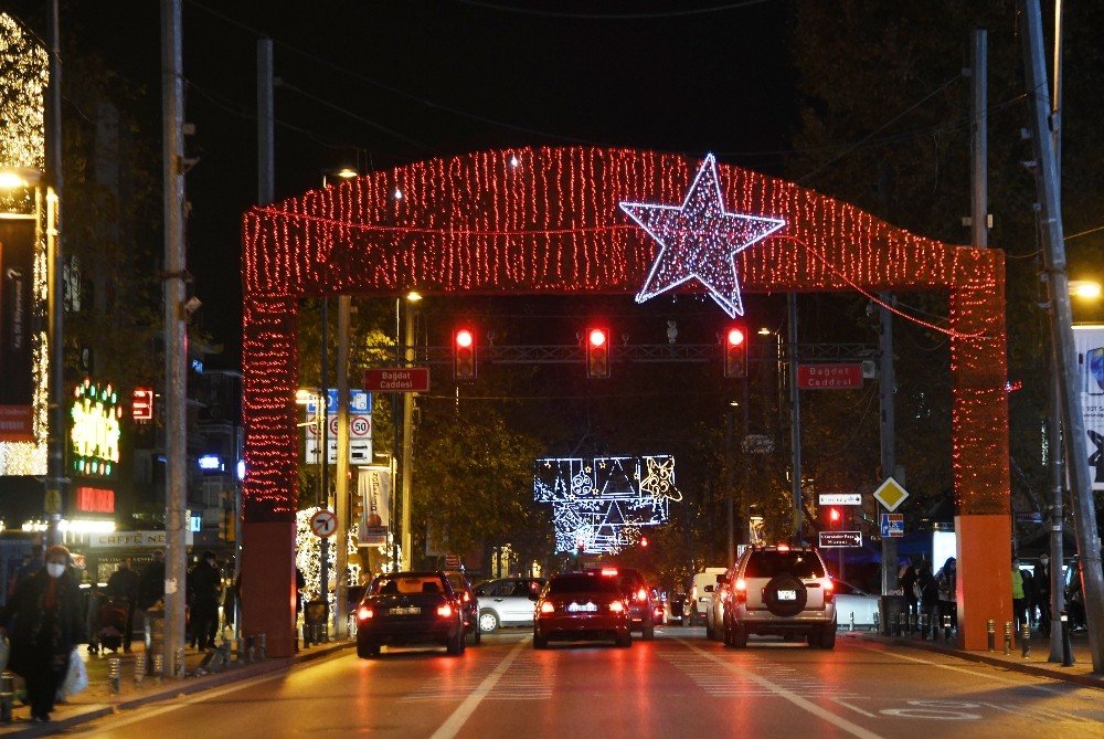 Kadıköy’ün Işıltısı Pandemi Sürecinde Moral Kaynağı Oluyor