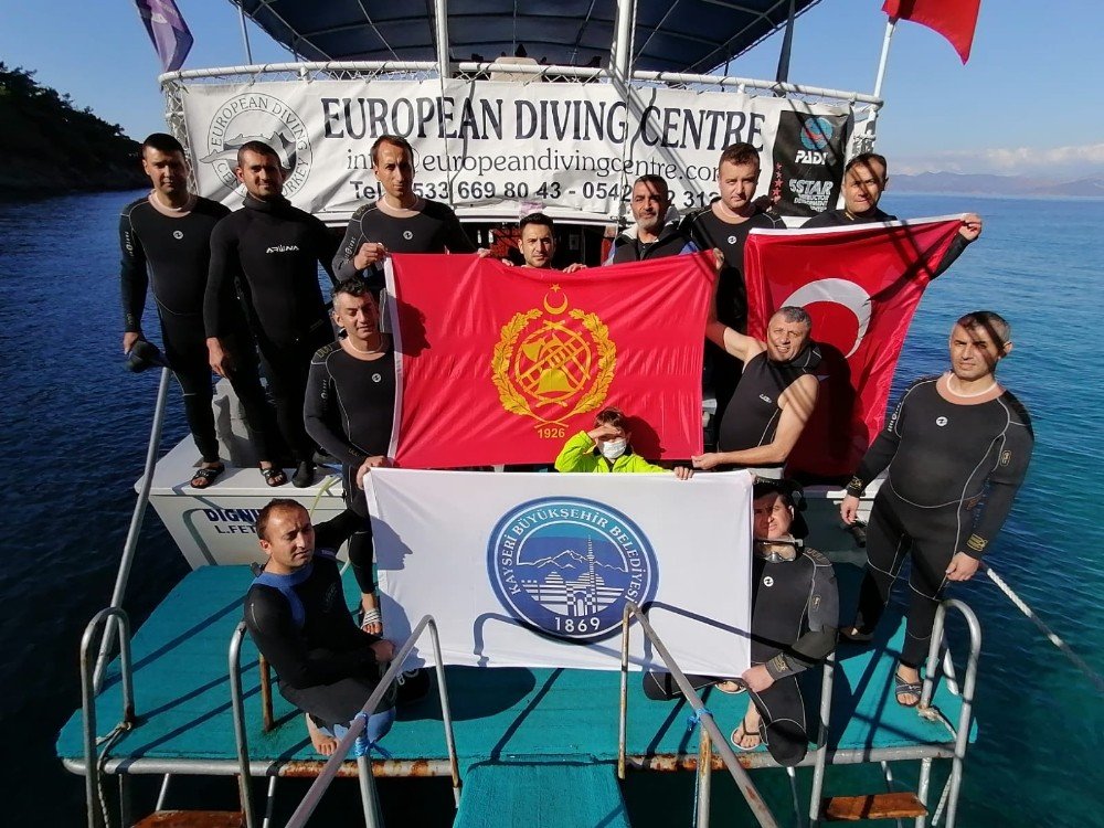 Büyükşehir İtfaiyesi Sualtı Arama Kurtarma Ekibine Dalış Eğitimi