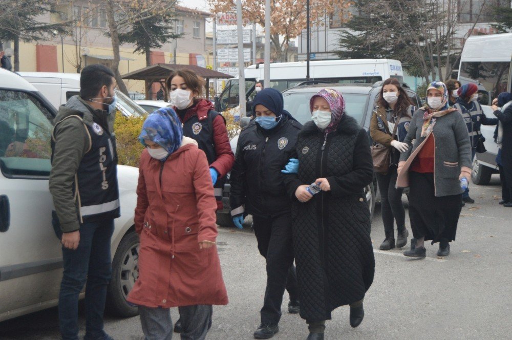 Fetö’nün ’emniyet Ablaları’na Operasyon: 7 Gözaltı