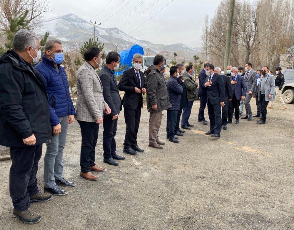 Ak Parti Heyeti İran Sınırında