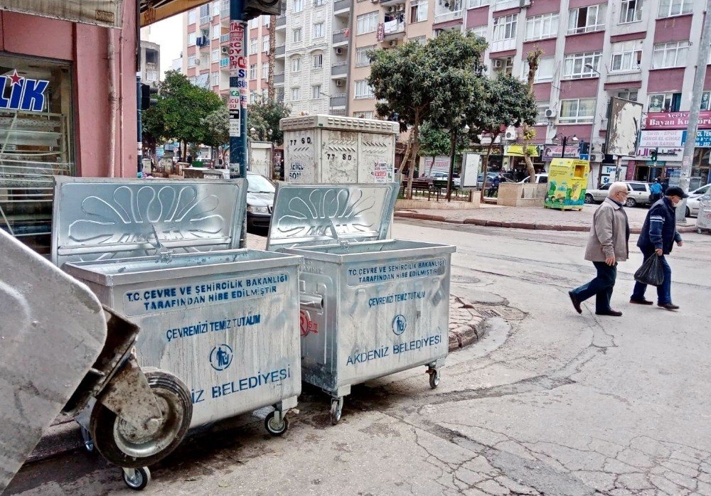 Akdeniz’de Çöp Konteynerleri Yenileniyor