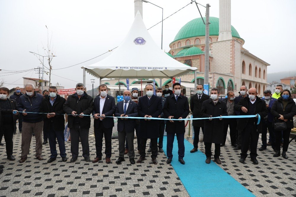 Büyükorhan Meydanına Kavuştu