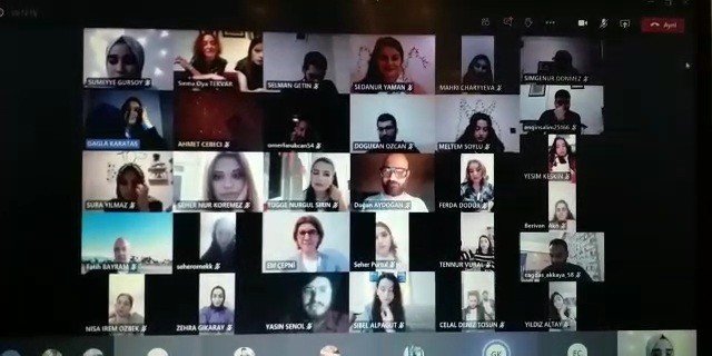 Üniversite Öğrencilerinden Online Müzik Partisi