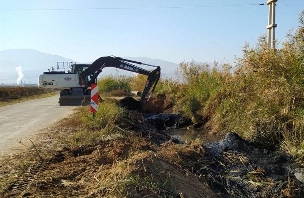 Alaşehir’de Dereler Temizleniyor