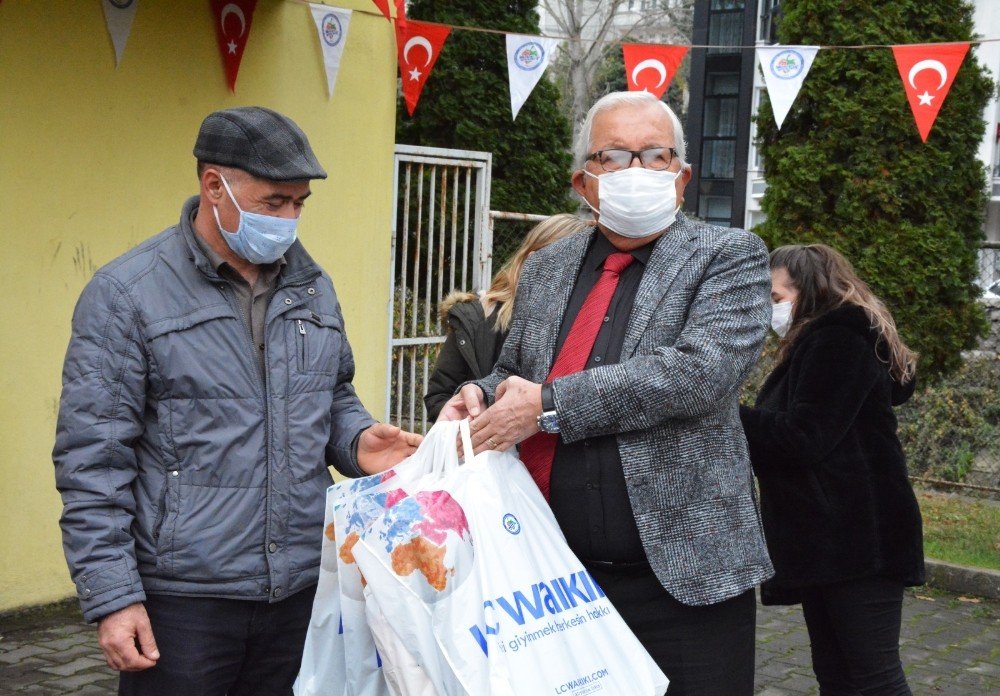 Kdz. Ereğli Belediyesi’nden Bin Çocuğa Giysi Yardımı