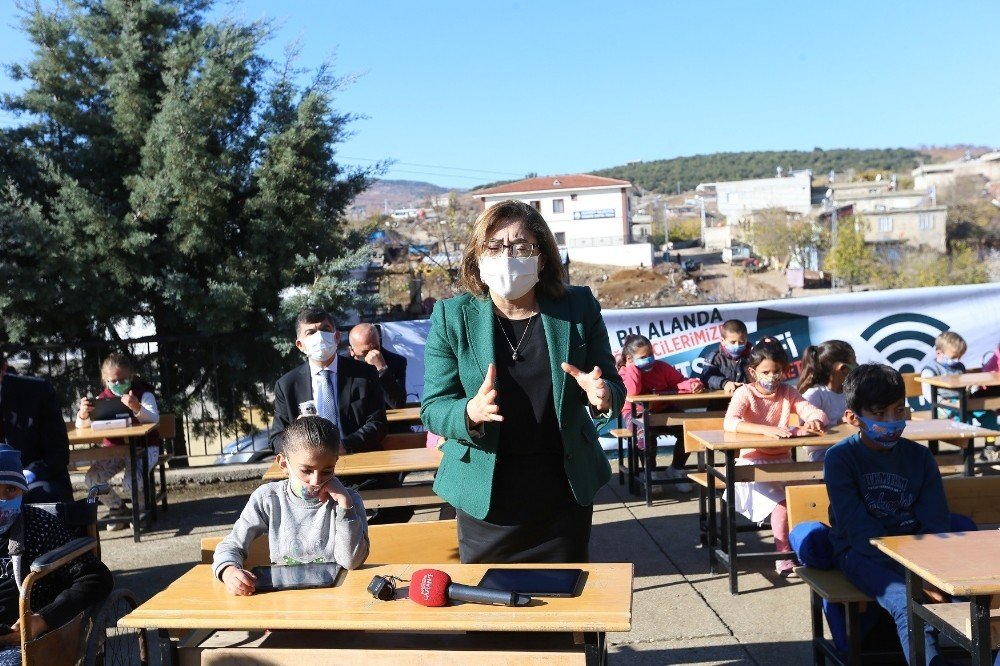 Gaziantep’te Online Eğitim Alamayan Öğrenci Kalmayacak
