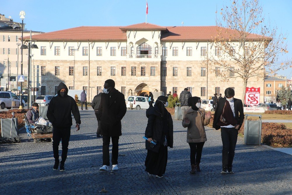 Dünyanın Dört Bir Yanından Gelip Sivaslı Oldular