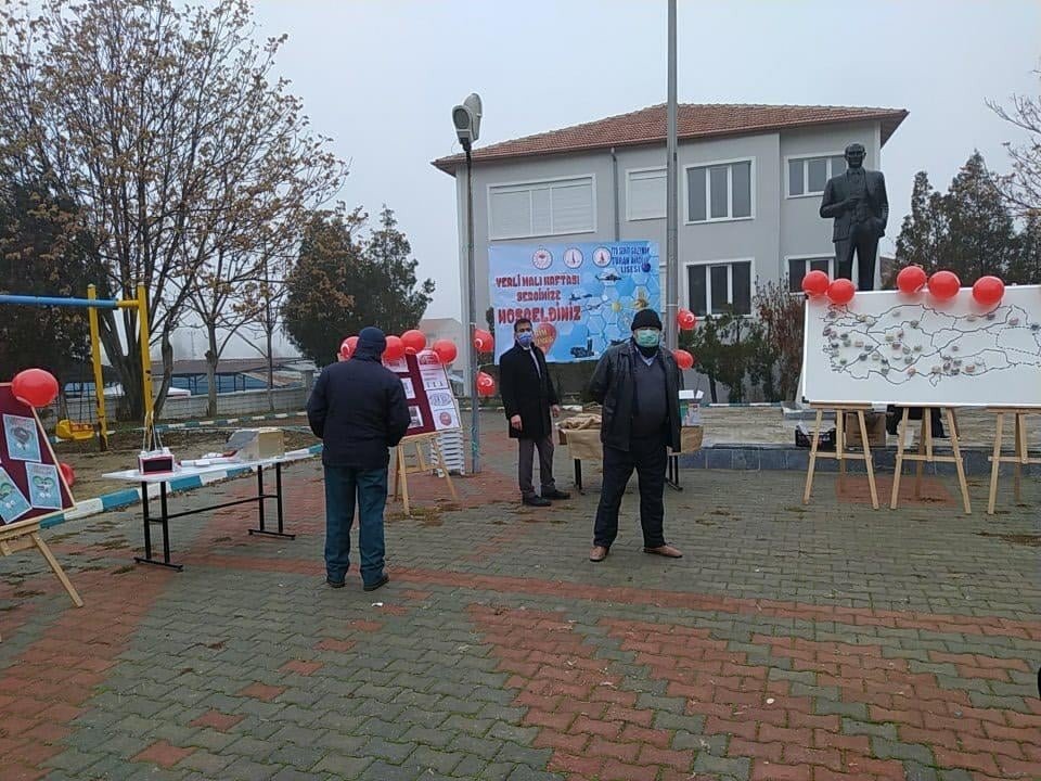 İlçe Merkezine Yerli Ürün Tanıtan Sergi Açtılar