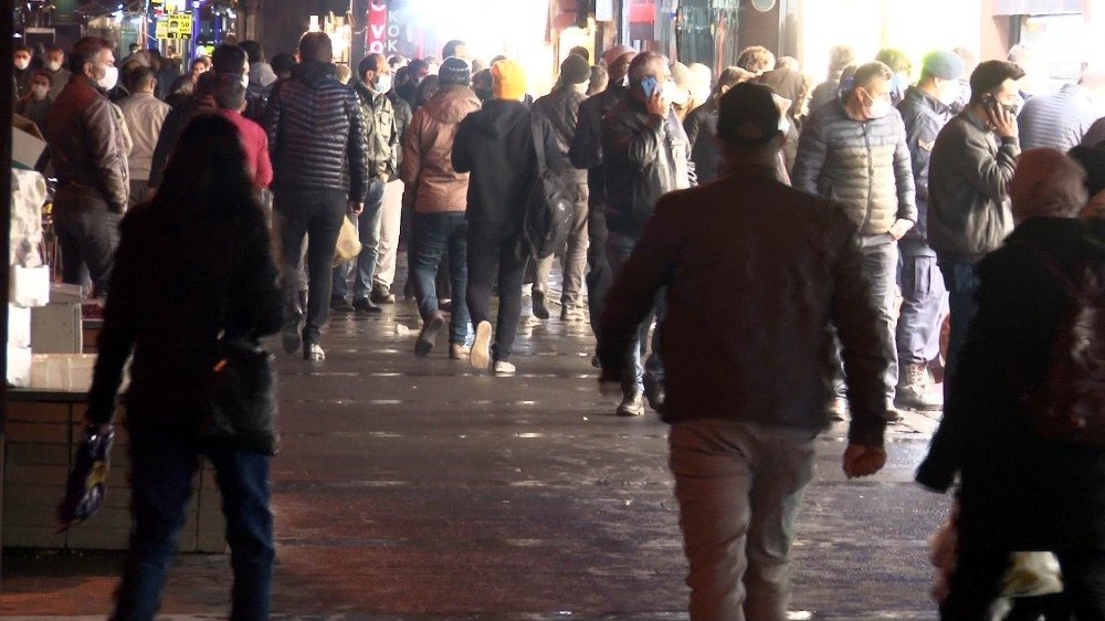 Kayseri’de Kısıtlama Öncesi Alışveriş Yoğunluğu