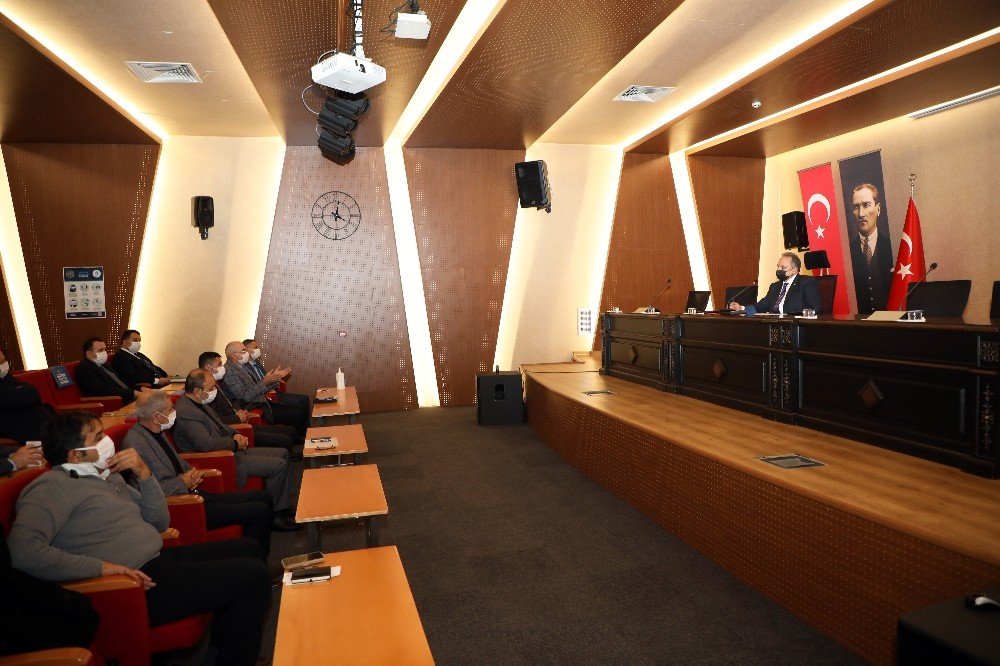 Başkan Yalçın, Merkez Mahalle Muhtarlarıyla Buluştu