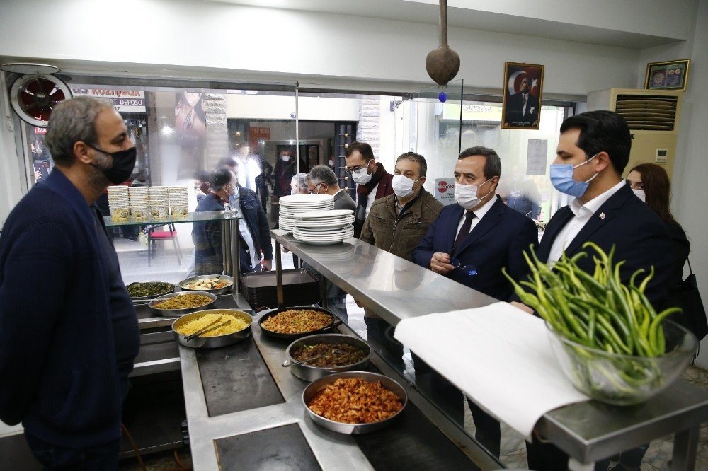 Başkan Batur’dan Esnafa ‘yanınızdayız’ Mesajı