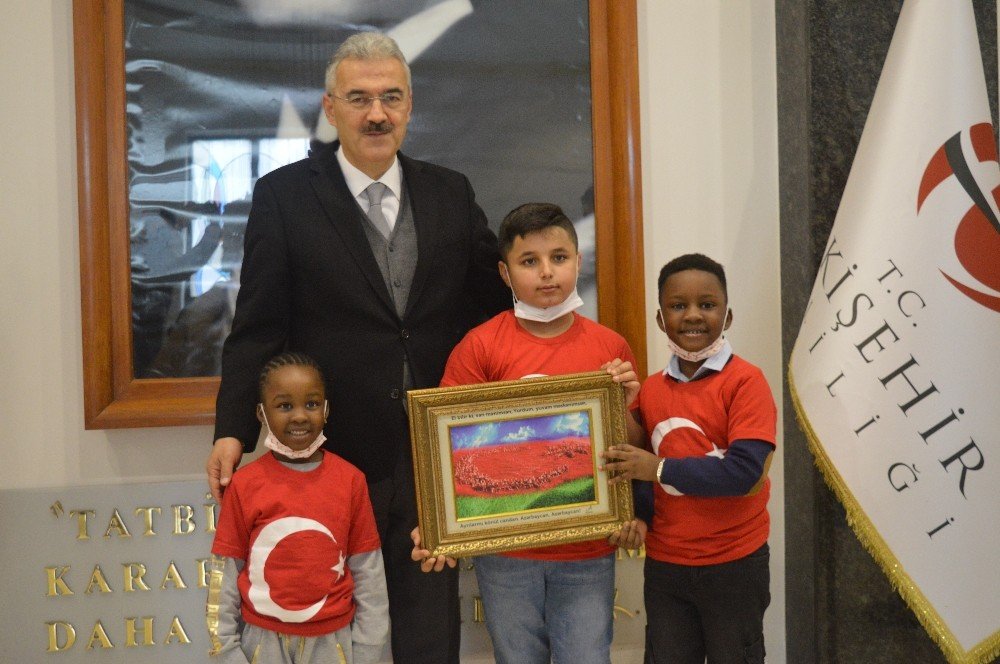 Uluslararası Göçmenler Günü’nde De Türkiye Onların Yanında Oldu