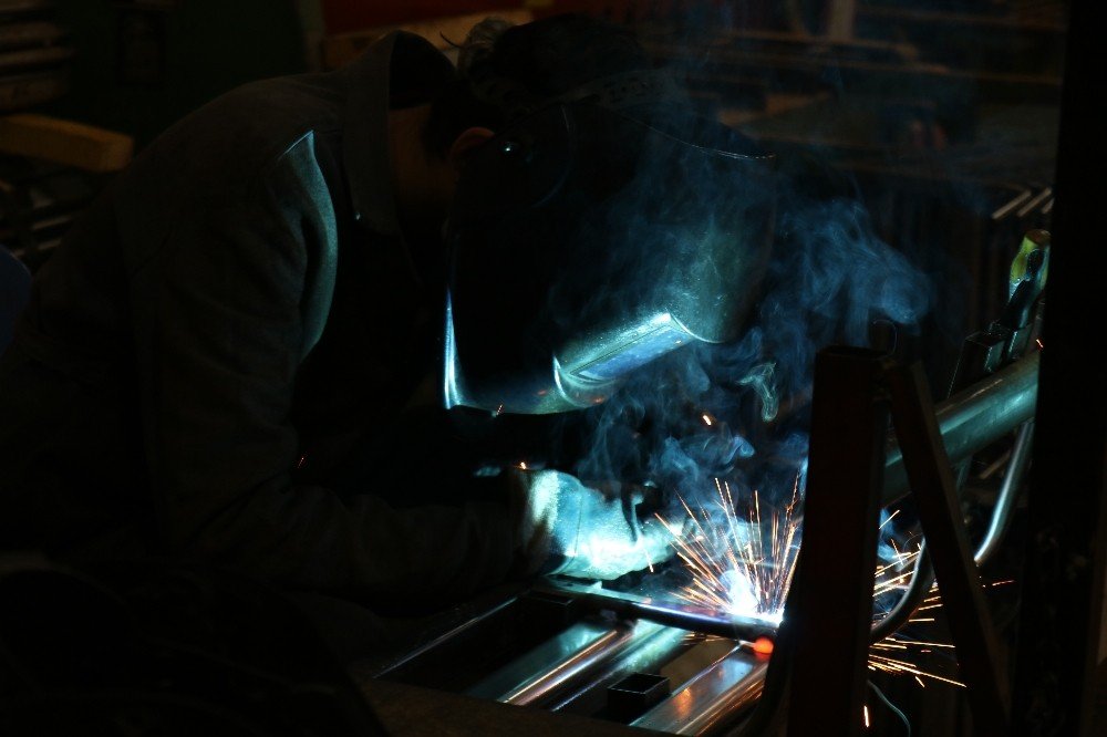 Öğrenciler, Ürettikleri Yerli Maskelerin Adına Patent Başvurusu Yaptı