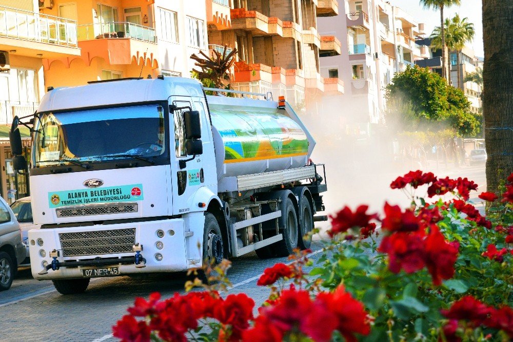 Alanya’da Cadde Ve Sokaklar Mikronsis İle Temizleniyor