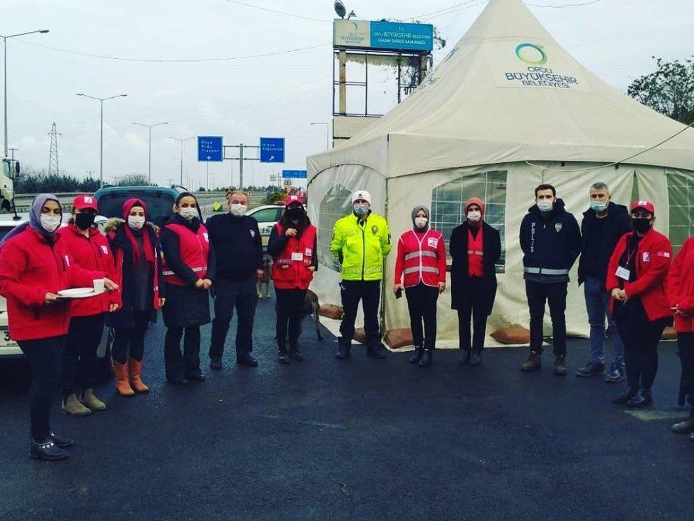 Kızılay’ın Kadınlarından "tatlı" Destek