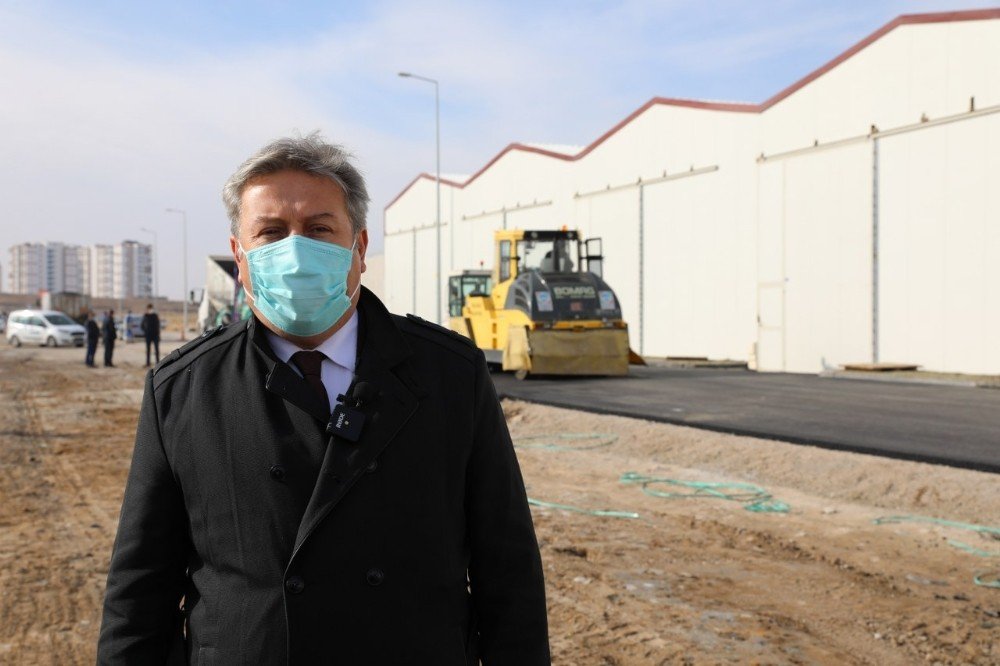 Yeşilyurt Mahallesi’nde Yılın Son Büyük Asfaltı Serildi