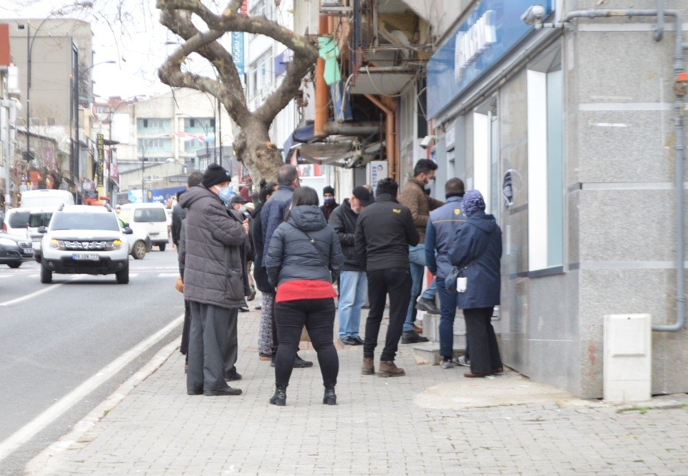 Esnafın Pazartesi Tepkisi: “koronayı Unutuyoruz”