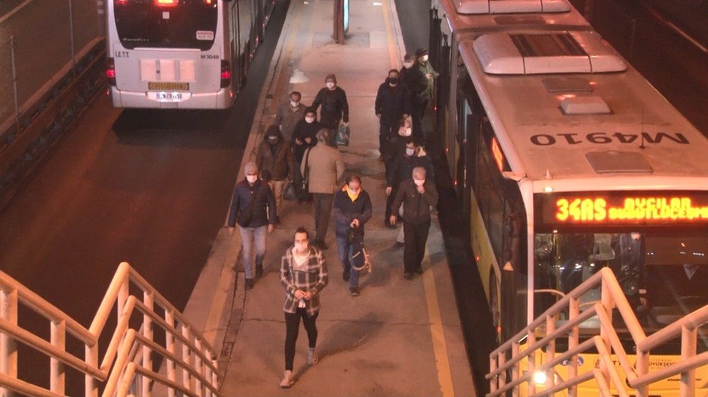 56 Saatlik Kısıtlama Sonrası İstanbul’da Hareketlilik Başladı