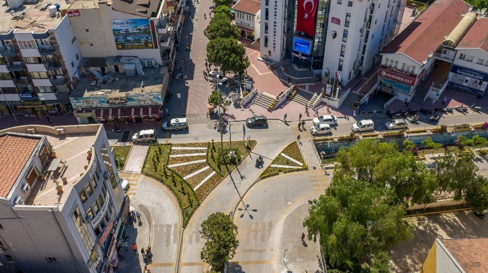 Kusadası’ Nda Trafik Sakinleştirme Projesi Devam Ediyor