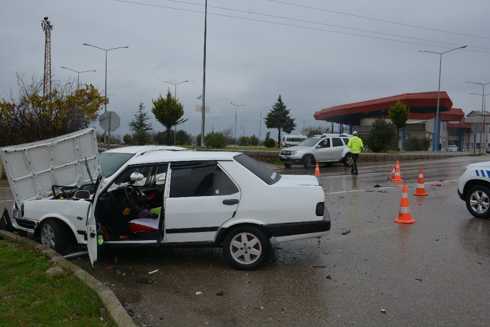 Sinop’ta Kavşakta Kaza: 1 Yaralı