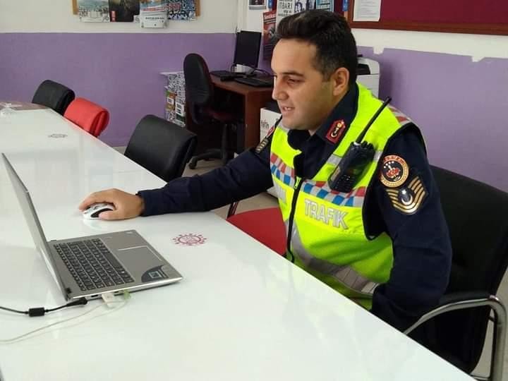 Niksar’da Jandarmadan Öğrencilere Uzaktan Trafik Eğitimi