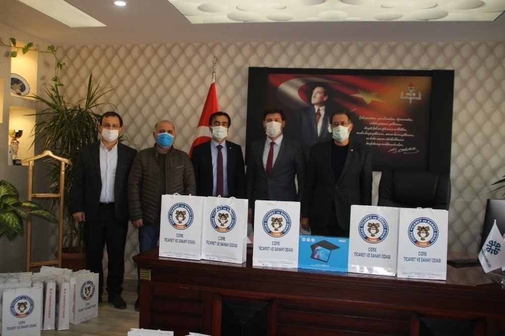 Cizre Tso’dan Uzaktan Eğitime 55 Tablet Desteği