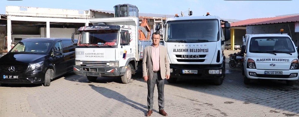 Alaşehir Belediyesi Araç Filosuna 4 Yeni Araç Daha Katıldı