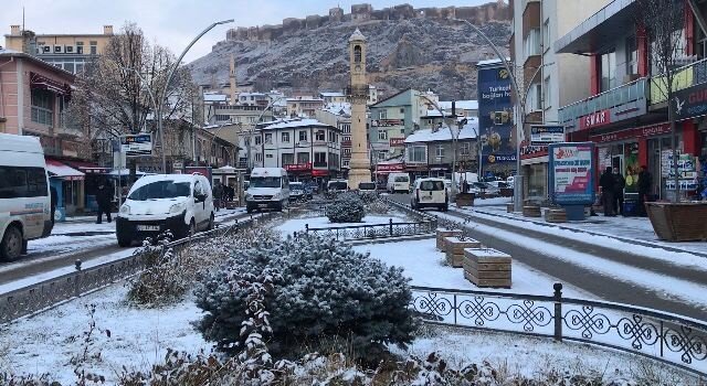 Bayburt Güne Karla Uyandı