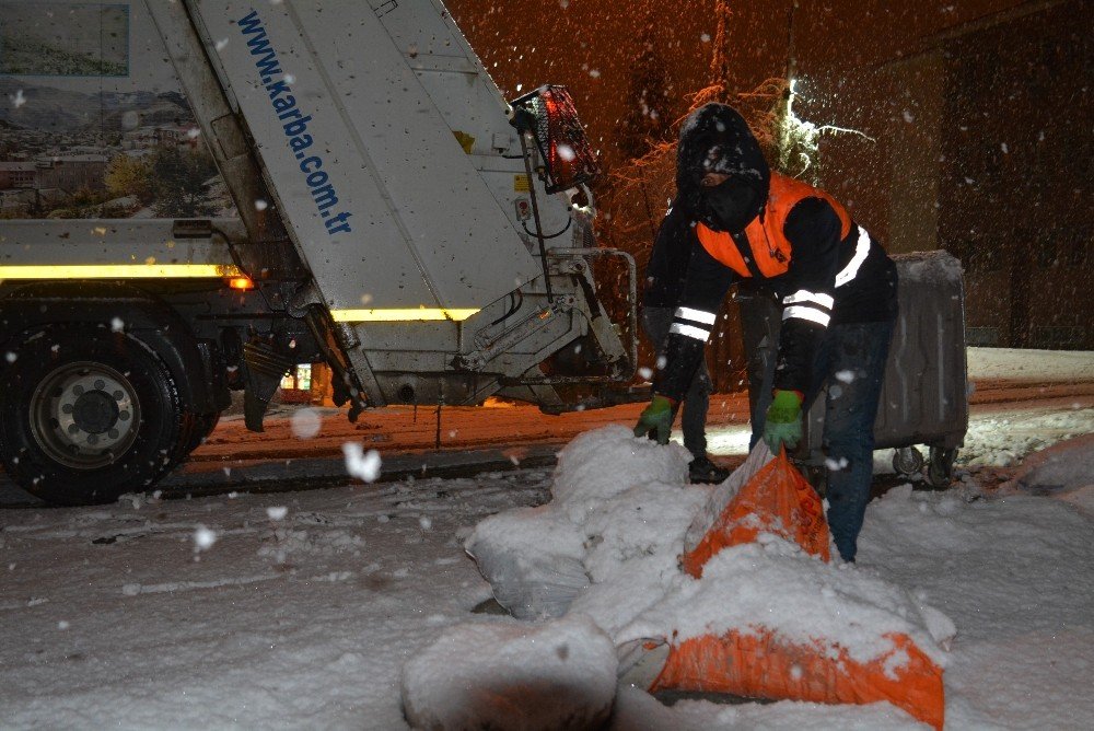 Hakkari Belediyesinin Kar Mesaisi Başladı