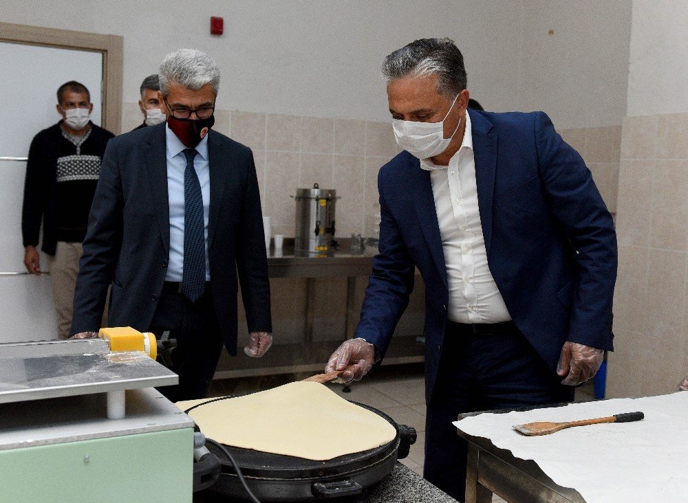 Başkan Uysal, Kadın Girişimcilerle Erişte Hazırladı