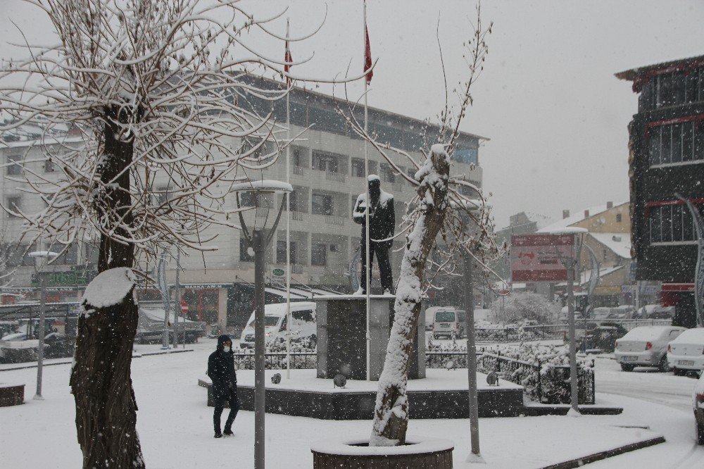 Malazgirt’te Kar Yağışı