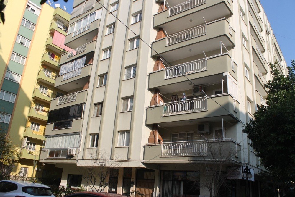 Bu Apartmandaki Evlere Misafir Kabul Edilmiyor