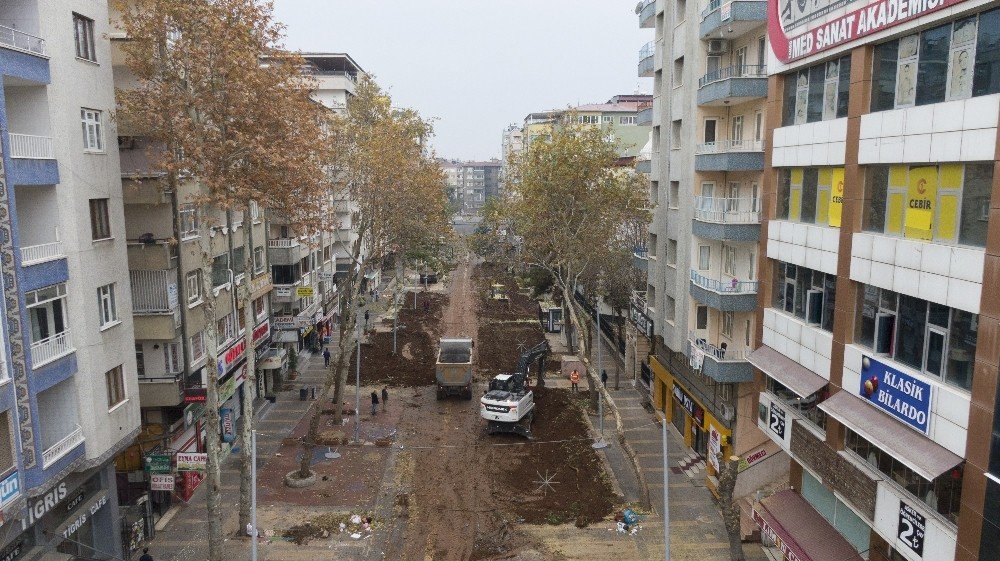 Diyarbakır’da Sanat Sokağındaki Sağlıklaştırma Çalışmaları Devam Ediyor